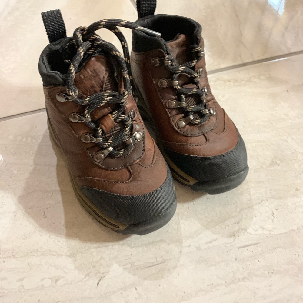 Boys timberlands 6. New